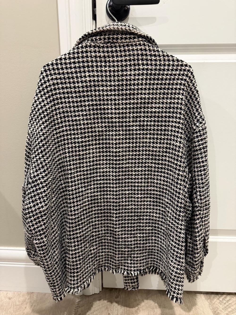 Zara Black and White Houndstooth Oversized Jacket - Picture 2 of 3